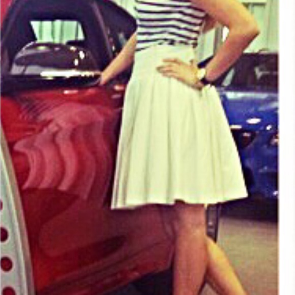 Lacoste knee high skirt - Picture 3 of 5